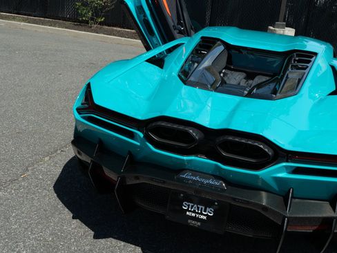 Used 2024 Lamborghini Revuelto AWD/4WD image 41