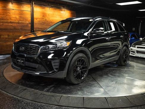 Used 2019 Kia Sorento S image 2