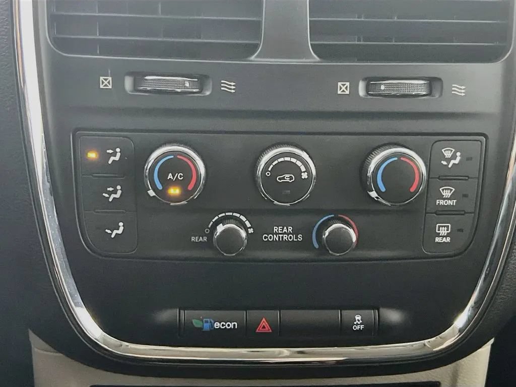 Used 2016 Dodge Grand Caravan SE w/ Quick Order Package 29E SE FWD image 14