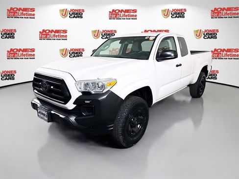 Used 2022 Toyota Tacoma SR AWD/4WD image 12