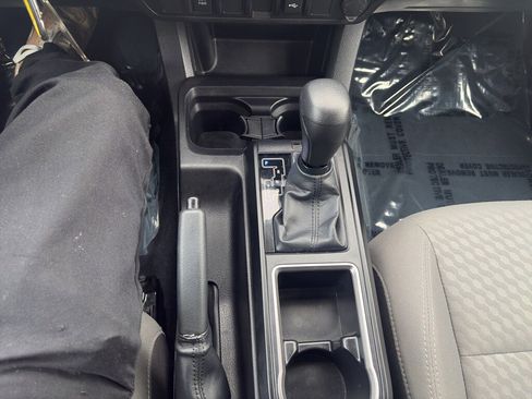Used 2022 Toyota Tacoma SR w/ SX Package image 11