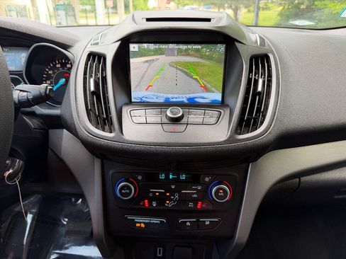 Used 2018 Ford Escape SE w/ Ford Safe & Smart Package AWD/4WD image 17