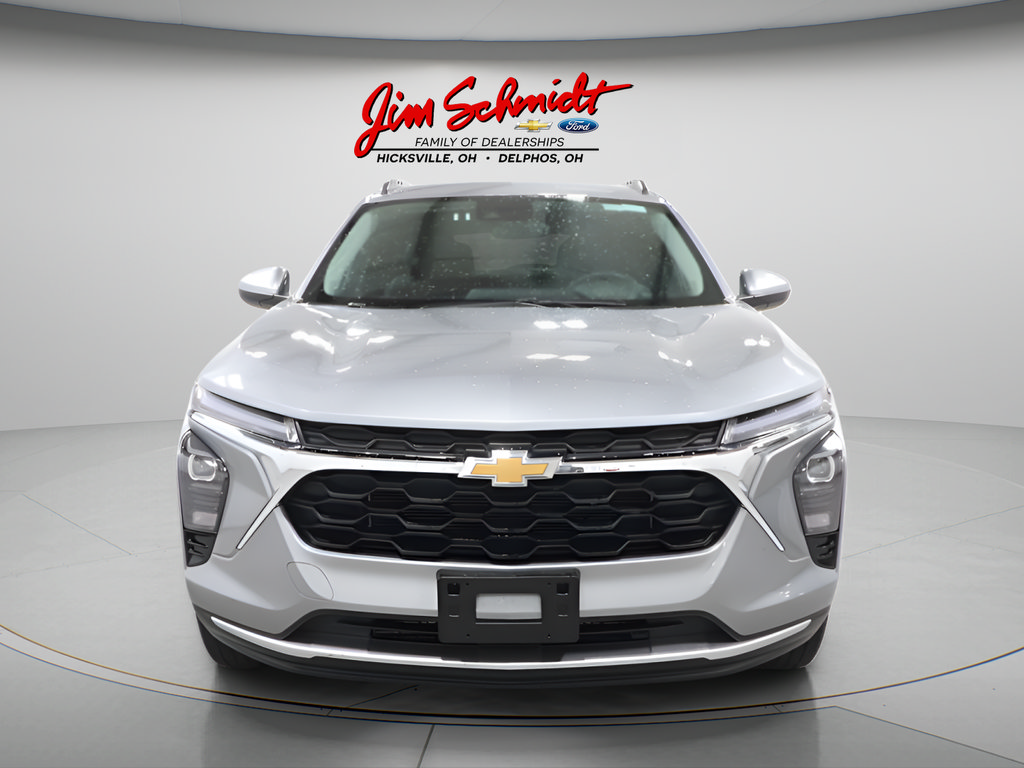 Used 2025 Chevrolet Trax LT w/ LT Convenience Package FWD image 3