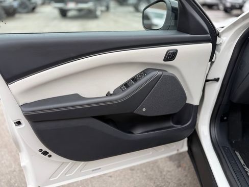 Used 2024 Ford Mustang Mach-E Premium image 19