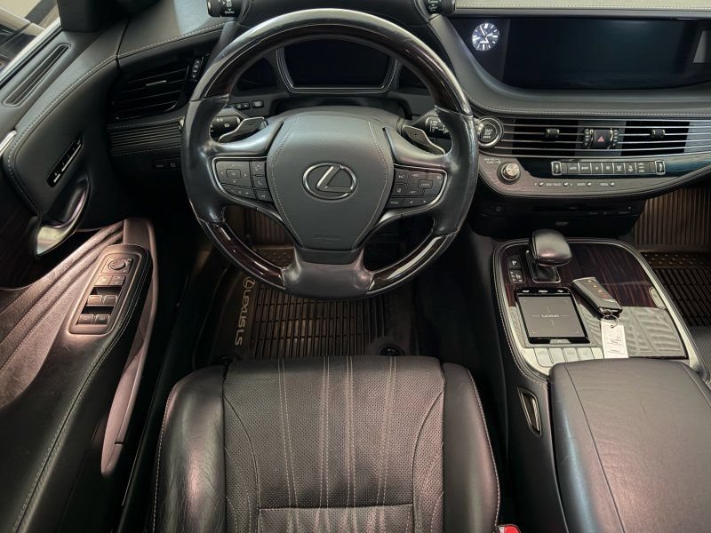 Used 2018 Lexus LS 500 w/ Luxury Package RWD image 21