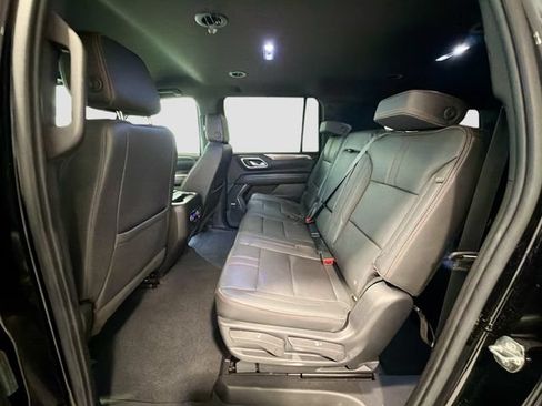 Certified 2022 Chevrolet Suburban RST w/ Luxury Package AWD/4WD image 23