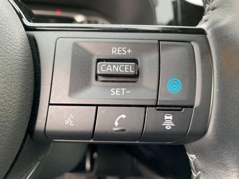 Used 2025 Nissan Pathfinder SL image 21