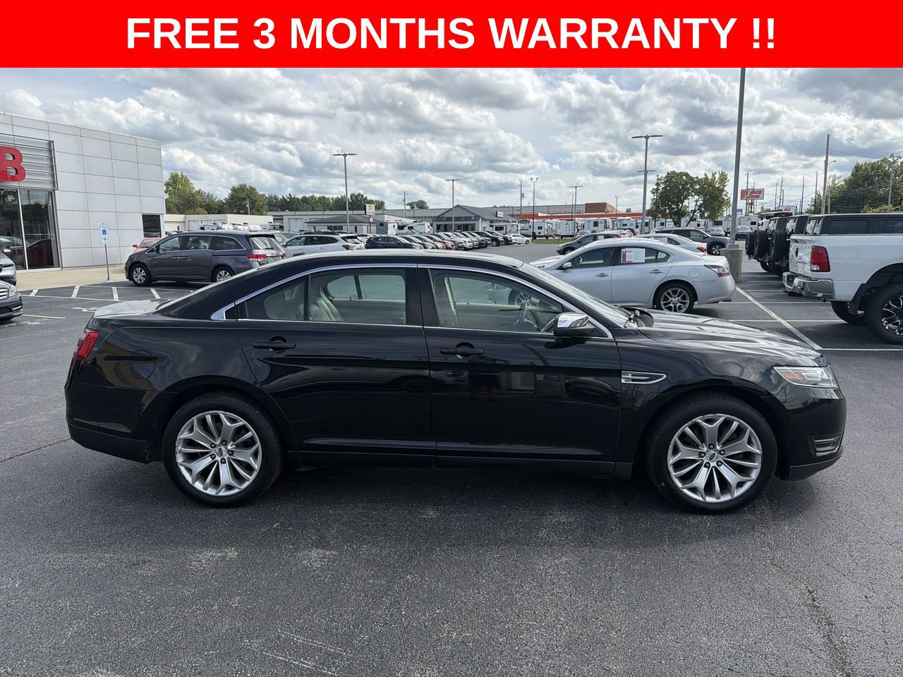 Used 2017 Ford Taurus Limited FWD image 31