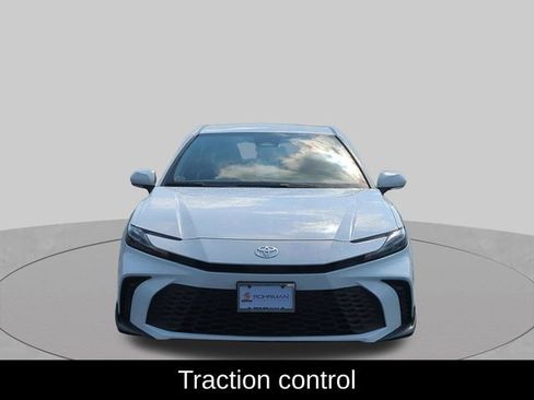 Used 2025 Toyota Camry SE FWD image 2