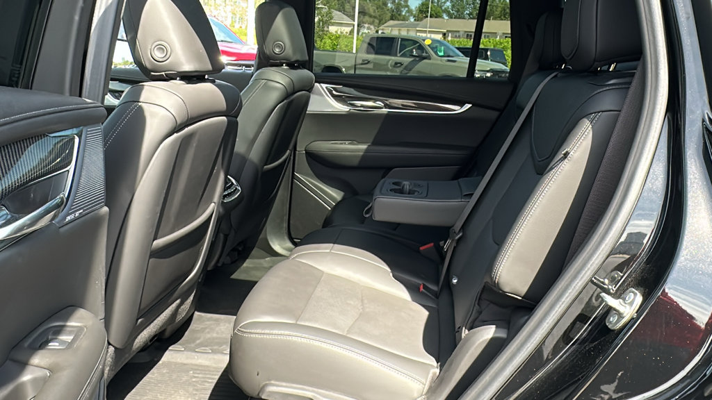 Used 2024 Cadillac XT6 Sport w/ Technology Package AWD/4WD image 28