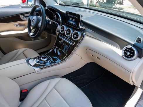 Used 2019 Mercedes-Benz GLC 300 image 30