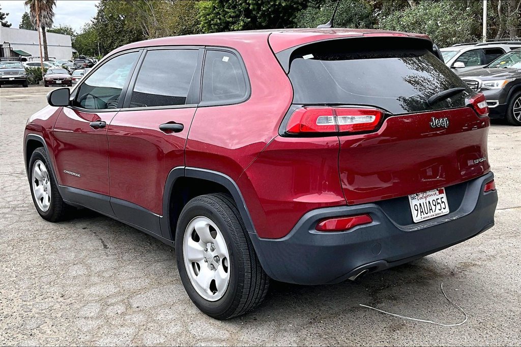 Used 2016 Jeep Cherokee Sport FWD image 6