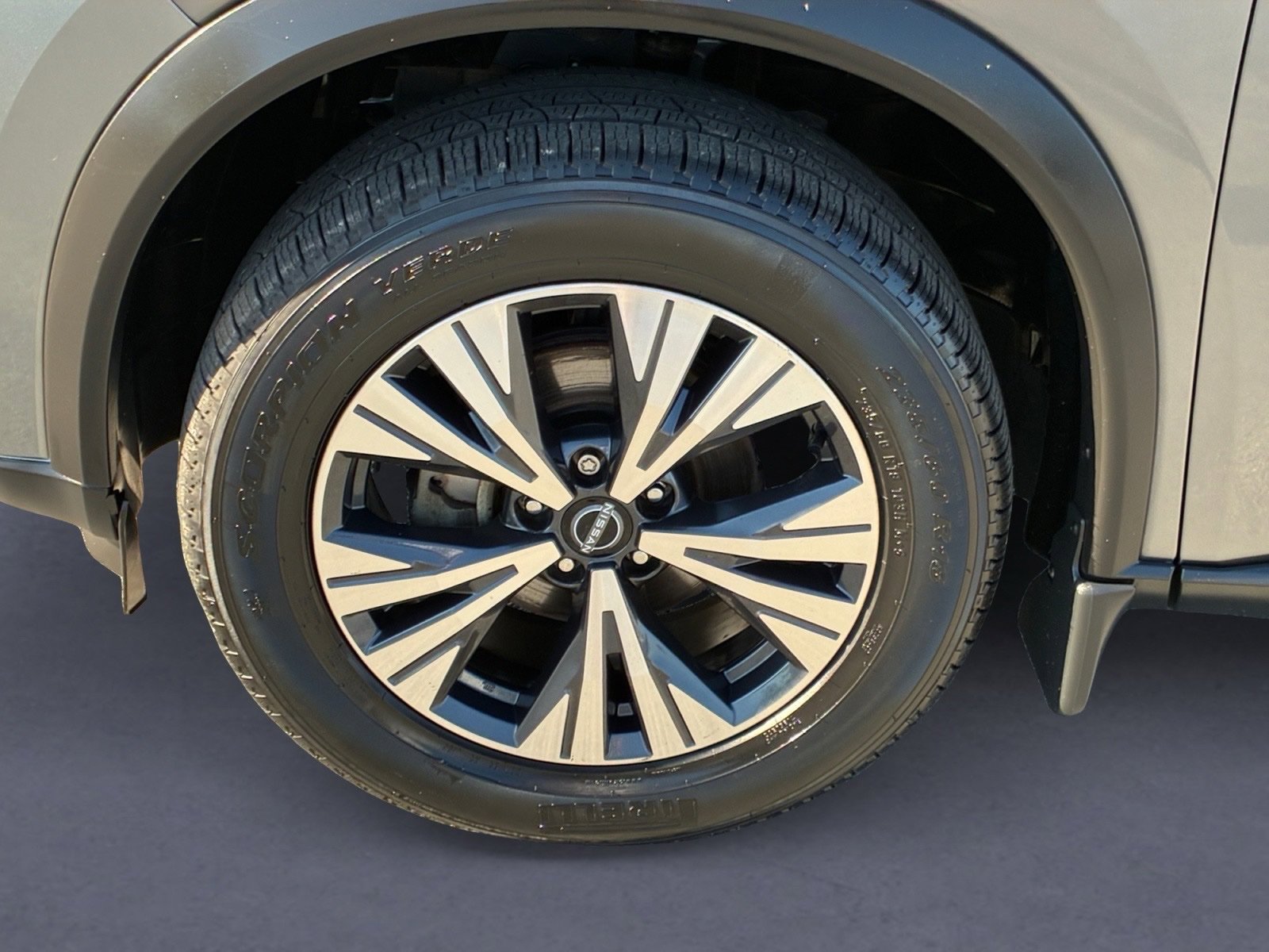 Used 2023 Nissan Rogue SV AWD/4WD image 9