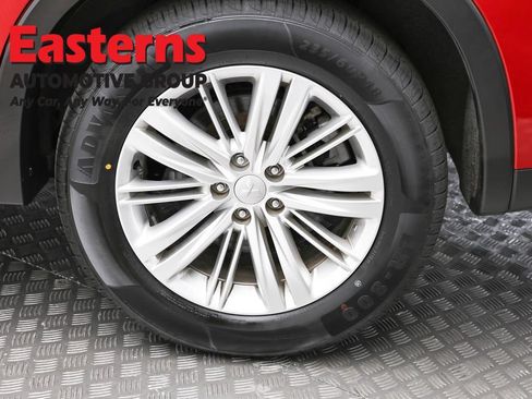 Used 2024 Mitsubishi Outlander ES AWD/4WD image 8