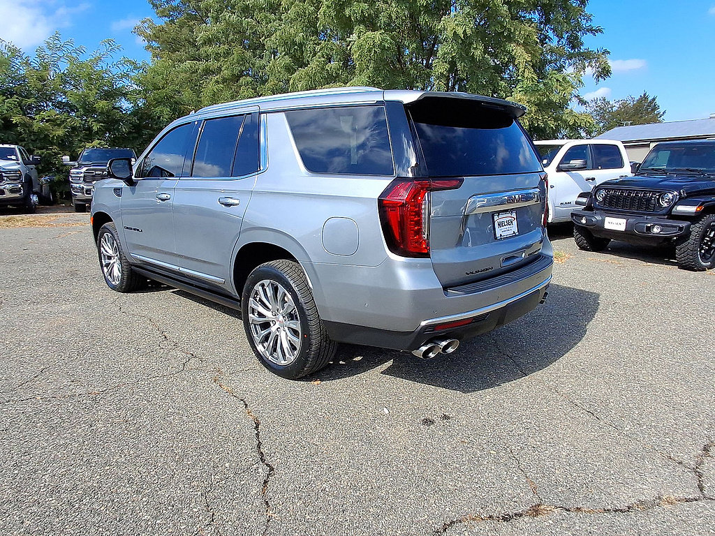 Used 2024 GMC Yukon Denali w/ Advanced Technology Package AWD/4WD image 6
