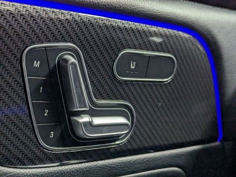 Used 2022 Mercedes-Benz GLB 250 image 15