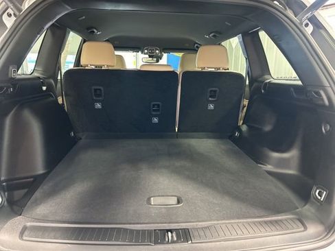 Used 2023 Jeep Grand Cherokee Limited image 16