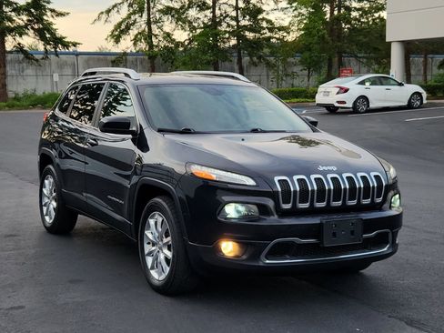Used 2016 Jeep Cherokee Limited image 5