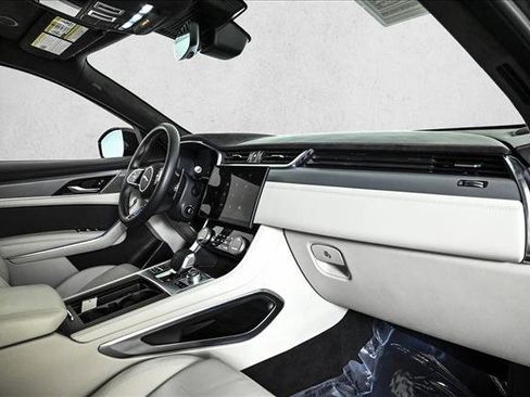 Used 2022 Jaguar F-PACE SVR image 23