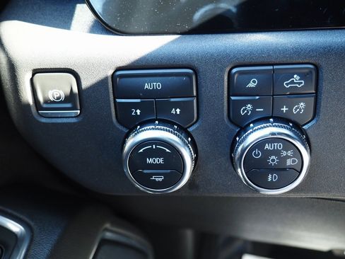 Used 2024 GMC Sierra 1500 SLT w/ SLT Premium Plus Package image 24