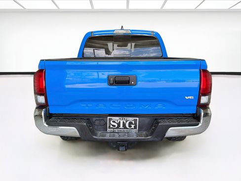 Used 2020 Toyota Tacoma SR5 RWD image 5
