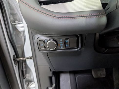 Used 2025 Ford Explorer Active AWD/4WD image 20