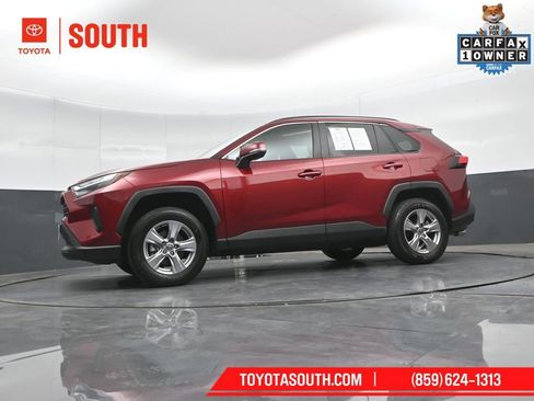Used 2025 Toyota RAV4 XLE AWD/4WD image 40