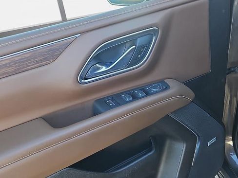 Used 2021 Chevrolet Suburban High Country image 24