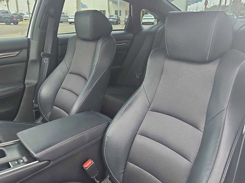 Used 2018 Honda Accord Sport image 13