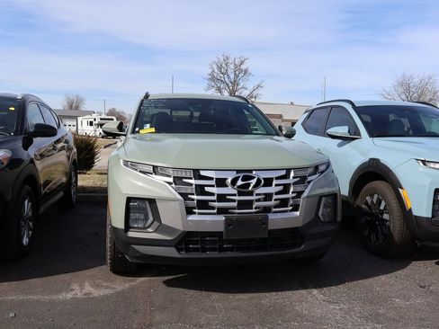 Used 2022 Hyundai Santa Cruz SEL Premium w/ Cargo Package image 6
