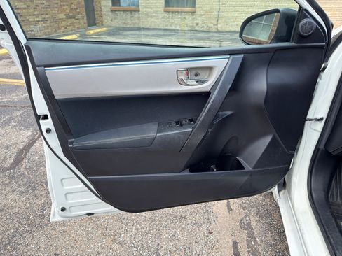 Used 2016 Toyota Corolla LE FWD image 23