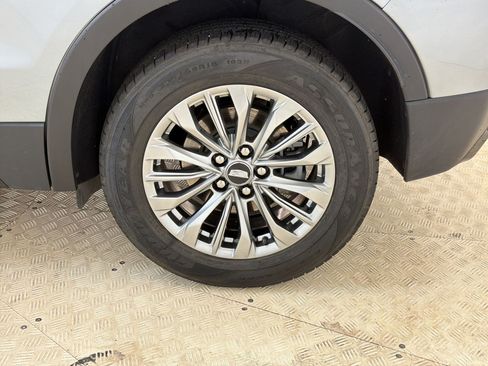 Certified 2025 Cadillac XT4 Premium Luxury FWD image 11