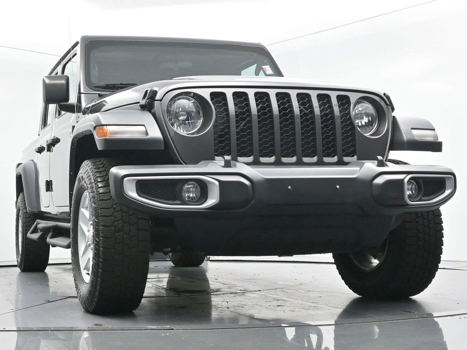 Used 2023 Jeep Gladiator Sport AWD/4WD image 40