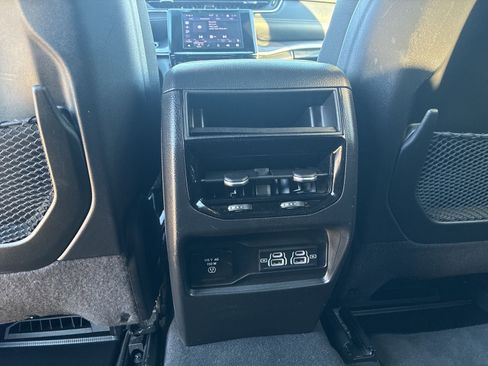 Used 2023 Jeep Grand Cherokee Altitude image 18