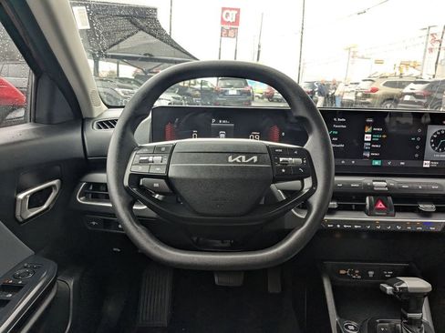 Used 2025 Kia K4 LXS image 16