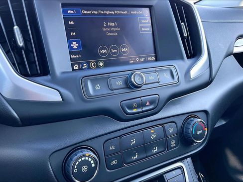 Used 2022 GMC Terrain SLE image 34