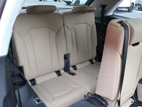 Used 2023 Audi Q7 3.0T Premium Plus w/ Premium Plus Package AWD/4WD image 18