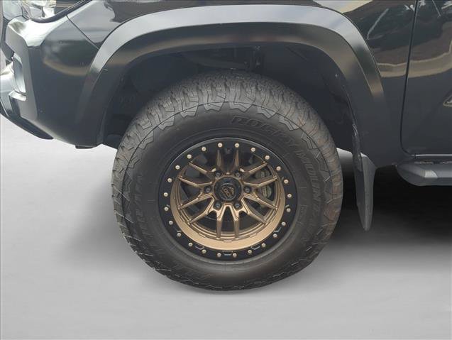 Used 2022 Toyota Tacoma TRD Sport w/ TRD Premium Sport Package AWD/4WD image 29