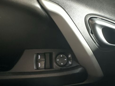 Used 2018 Chevrolet Camaro LT RWD image 17