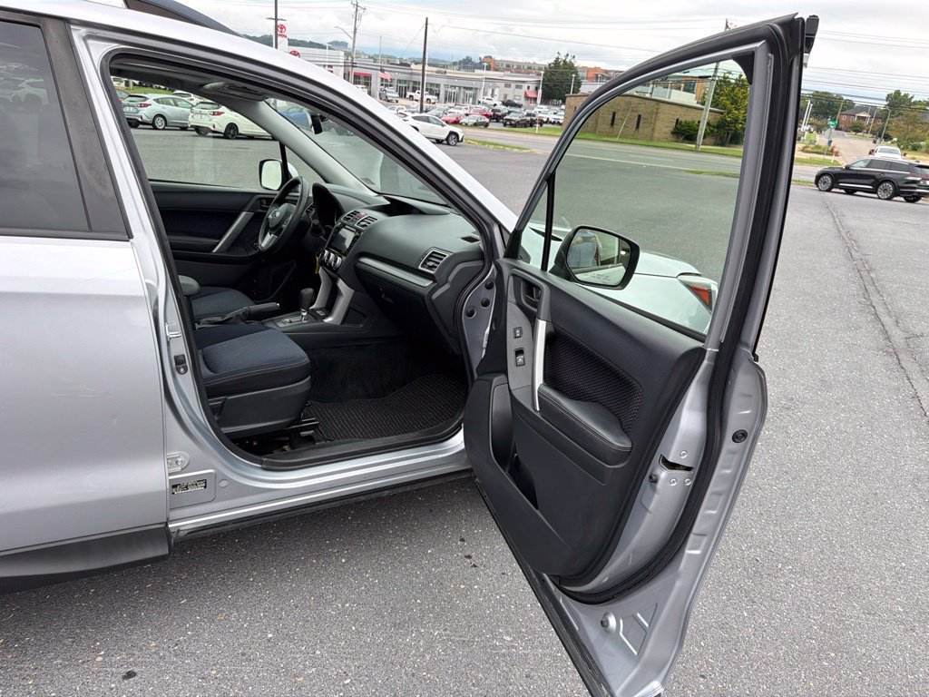Used 2017 Subaru Forester 2.5i Premium w/ Popular Package #2A AWD/4WD image 22