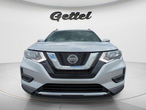 Used 2020 Nissan Rogue SV FWD image 2