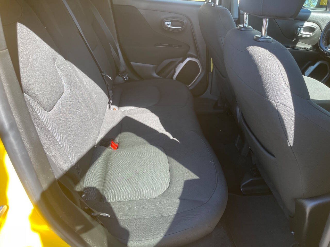 Used 2017 Jeep Renegade Latitude AWD/4WD image 21