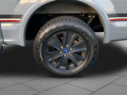 Used 2019 Ford F150 Lariat w/ Equipment Group 502A Luxury AWD/4WD image 10