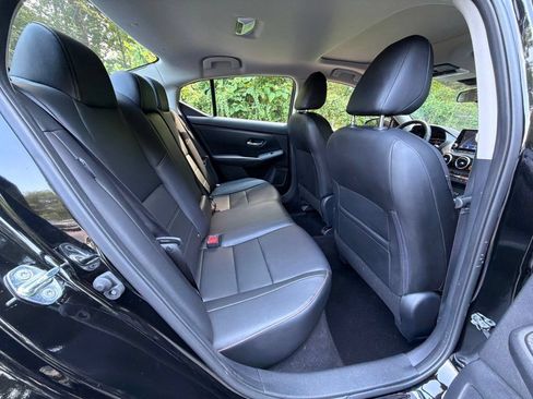 Used 2023 Nissan Sentra SR w/ SR Premium Package FWD image 11