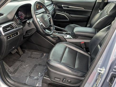 Used 2022 Kia Telluride S FWD image 16