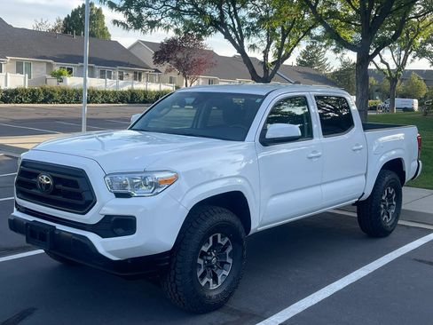 Used 2023 Toyota Tacoma SR AWD/4WD image 1