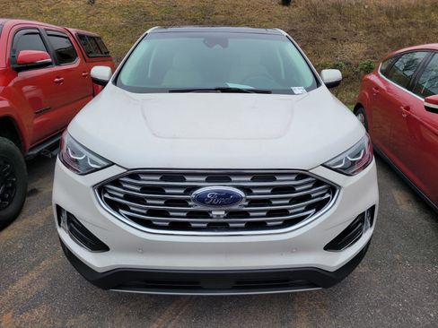 Used 2019 Ford Edge Titanium w/ Equipment Group 301A image 2