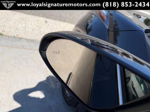 Used 2020 Toyota C-HR Limited FWD image 18