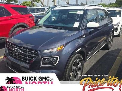 Used 2023 Hyundai Venue Limited w/ Cargo Package
