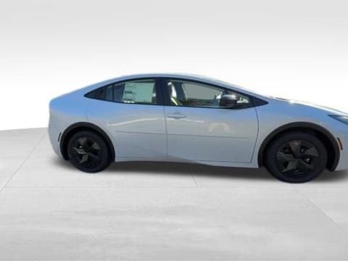 New 2026 Toyota Prius LE image 9